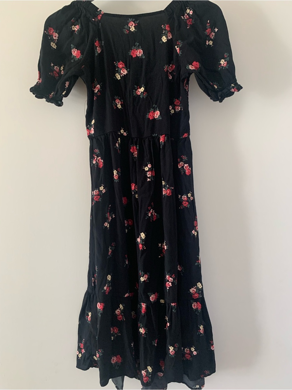 Maternity/Breastfeeding Seraphine Black Floral Puff Sleeve Maxi Dress